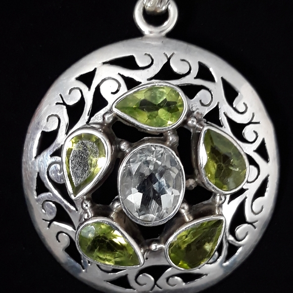 Rock Quartz and Peridot Pendant - Picture 3 of 5